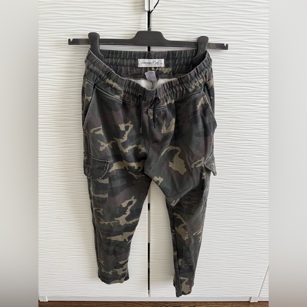 Sovereign Code Camouflage cargo  Joggers. Sz s